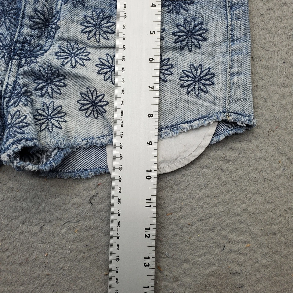 Pantalones Cortos de Jean rue21 Para Mujer 1/2 Multi Bordado Girasol Lavado Claro Dobladillo Deshilachado Foto 4 de 4