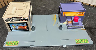 Nice Hot Wheels Mega City 2007 Single Block Garage Play Set 1718UX! A Must Have!