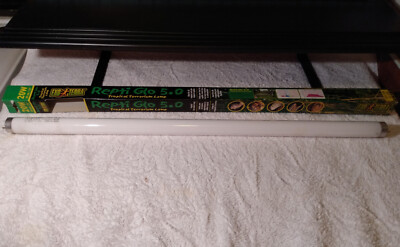 Exo Terra Tropical Terrarium Lamp / 24 inches long / 20 Watt  / New