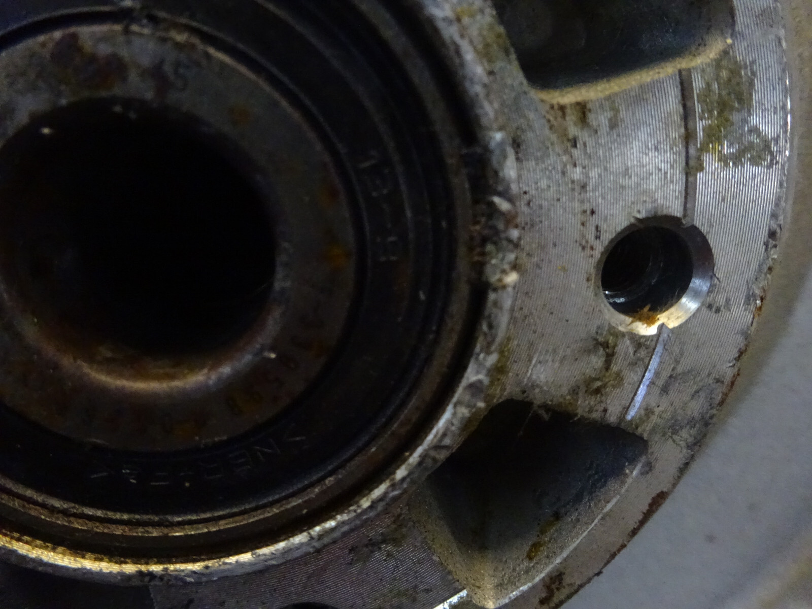 HarleyDavidson Softail Fatboy Solid 16x3 Front Wheel 200005 3/4