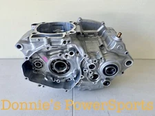 Kawasaki KX KX450 19-23 Crankcase w Bearnings Engine Motor 14001-0696    184