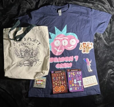 Rick and Morty Season 7 Cast And Crew Gear Size Medium With Tote & Stickers.