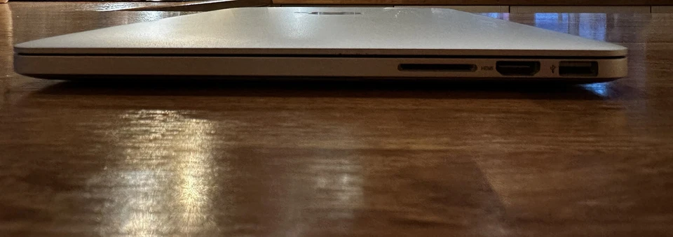 Apple MacBook Pro 13.3 128GB SSD, i5 5th Gen 2.7GHz, 8GB RAM Original Packaging. - Image 3 of 4