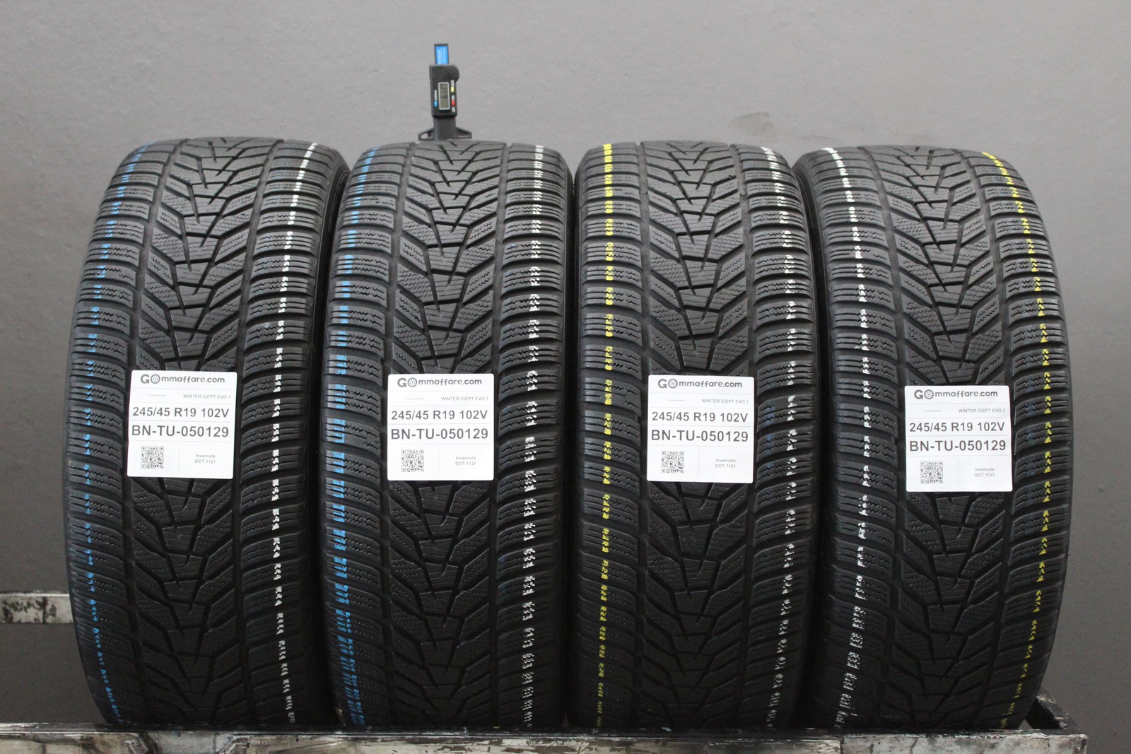 4 Pneumatici 245/45 R19 Hankook Winter Icept Evo 3