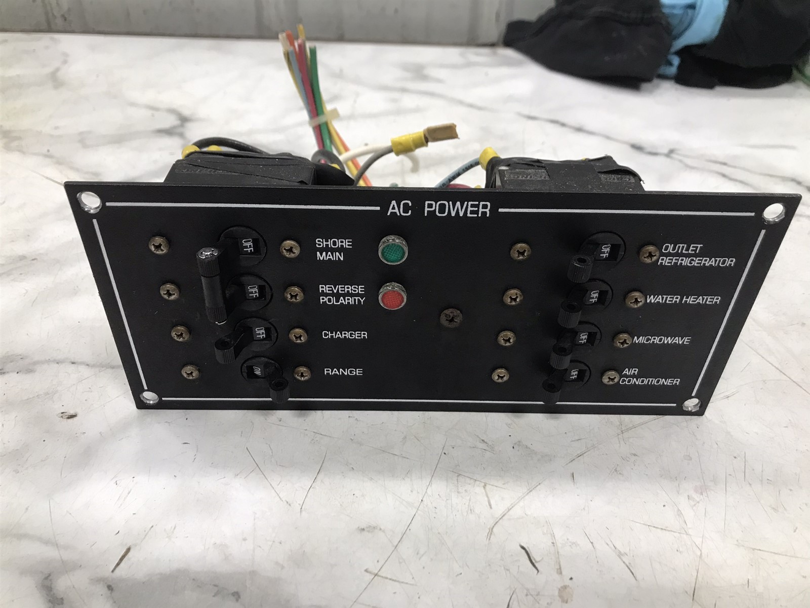 98 Four Winns Vista 258 Boat AC Shore power breaker switch control panel