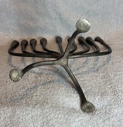 Bougeoir menorah vintage MCM en métal forgé main brutaliste Hanoukka 11" de haut - Photo 10/12