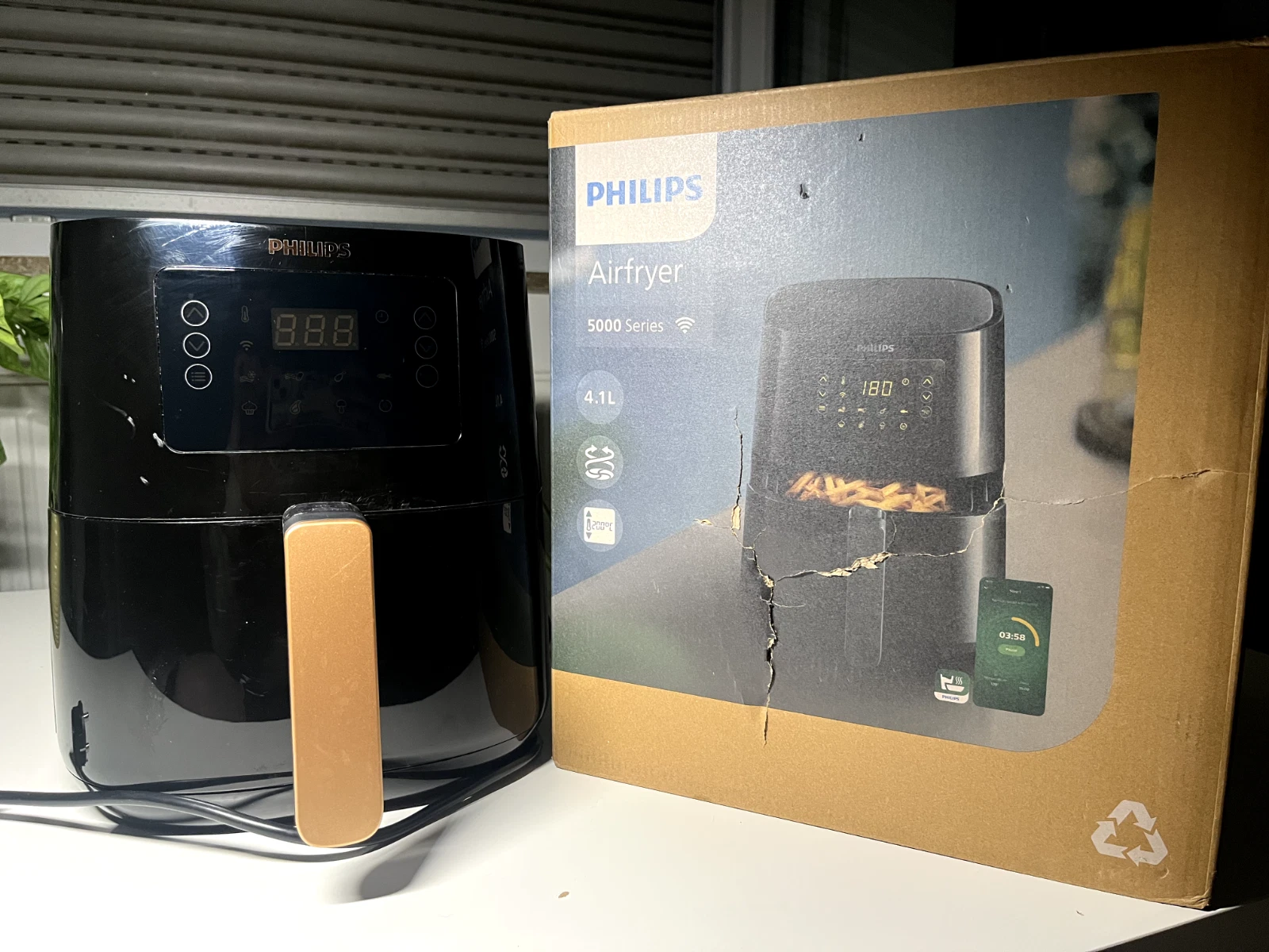 Philips Airfryer (HD9255/80)
Opens in a new window or tab