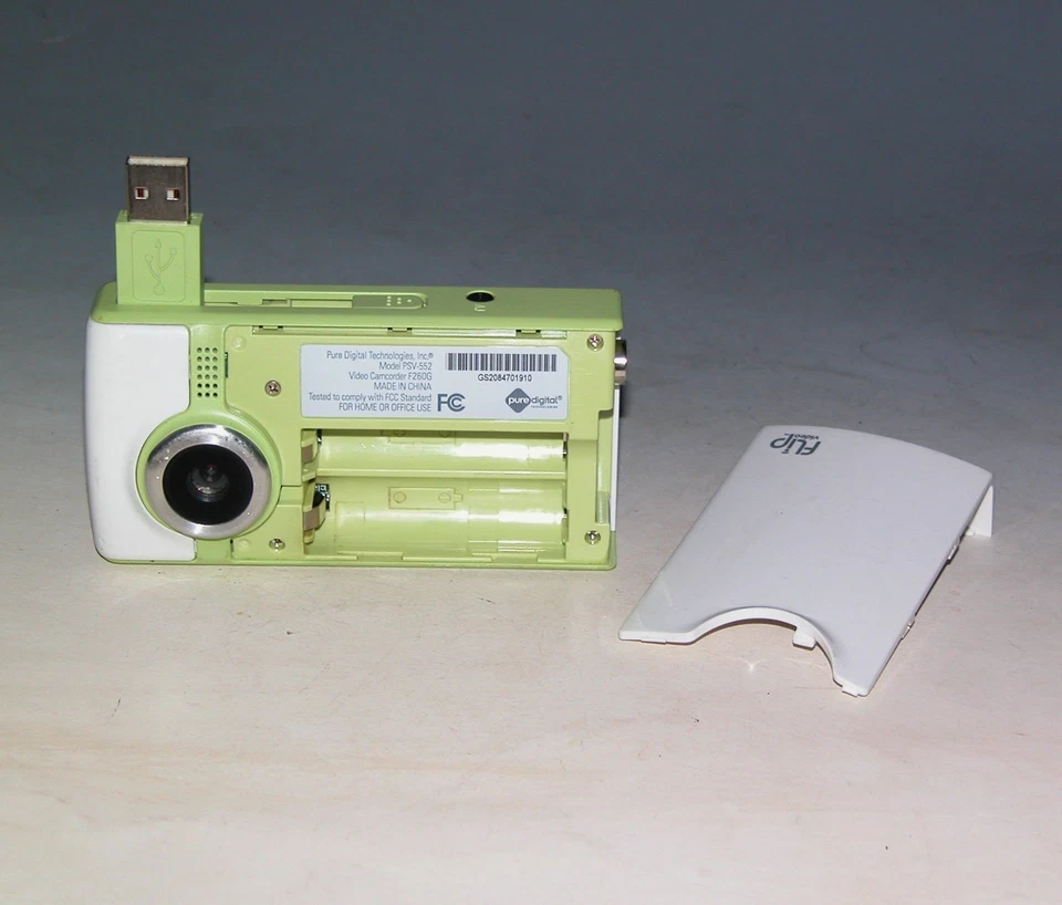 Flip Video F260G / PSV-552 60 Minutes Flash Media Camcorder - Green #1910 - Image 3 of 4