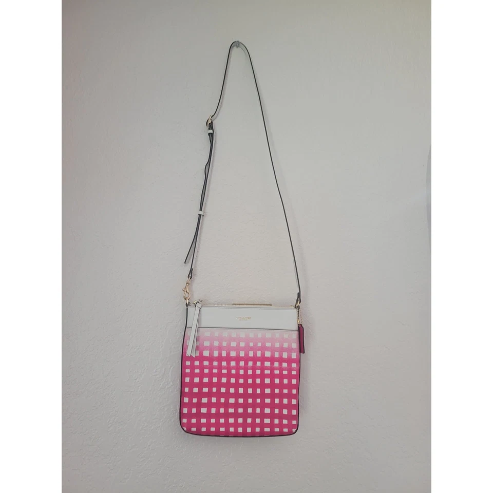 Bolso Bandolera Coach Saffiano Ombre Cuero Guinga Swingpack Rosa Blanco  Foto 2 de 4