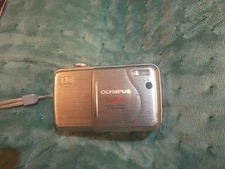 Olympus CAMEDIA C-50 Zoom 5.0MP Digital Camera - Silver