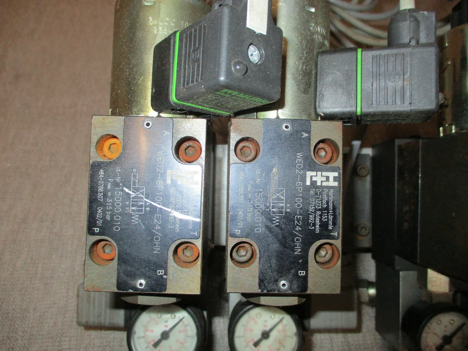 Hartmann Lammle WE02-6P100 Solenoid Hydraulic Manifold Block Valved Assembly - Image 3 of 4