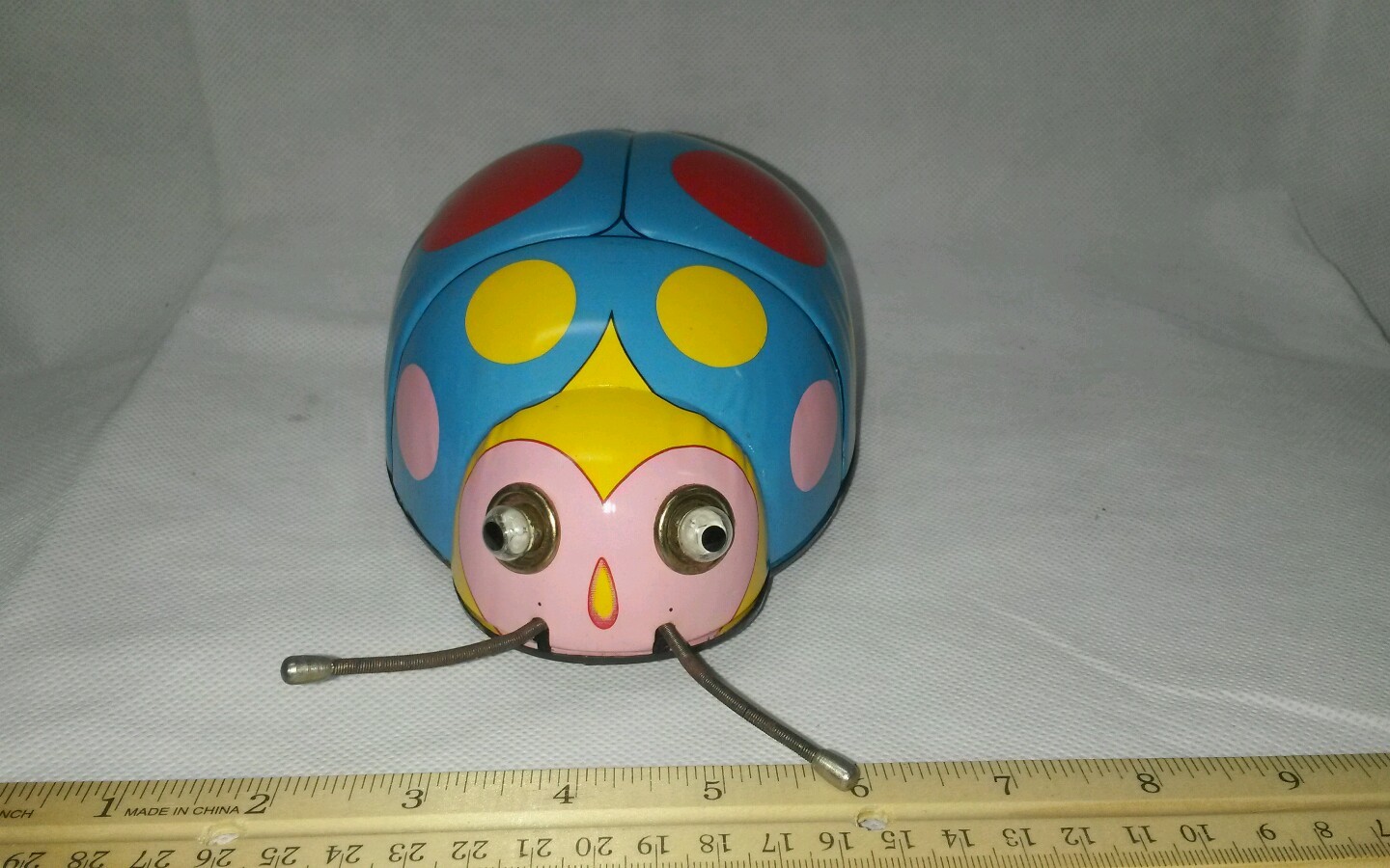 Vintage tin battery operated modern toy co made in japan working tin