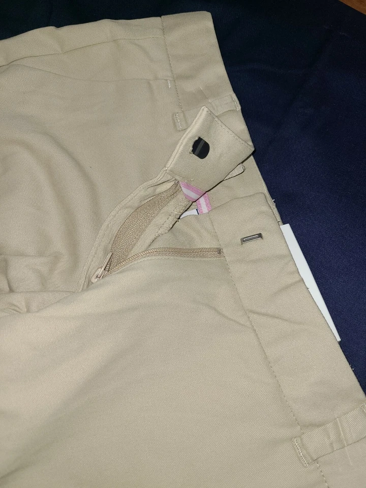 Bermudas Shorts 16 Caqui Aprobado Uniforme Escolar Ajustado Cintura Elastizadas 16 Aprobado  Foto 3 de 3