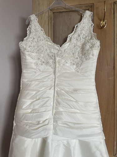 Wtoo By Watters Ivory Wedding Dress, Size 16 - Picture 8 of 17