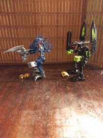 LEGO BIONICLE Stars set of 2: Piraka (7137) and Skrall (7136)