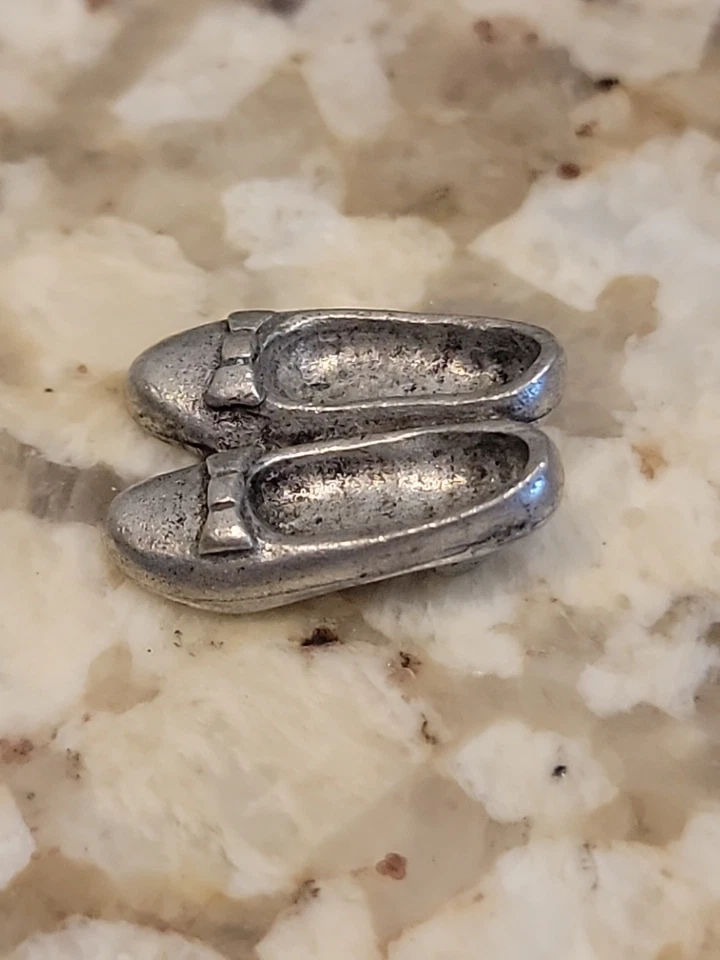 The Wizard of Oz Monopoly Replacement Game Piece Mover Token – Ruby Slippers - Image 3 of 4