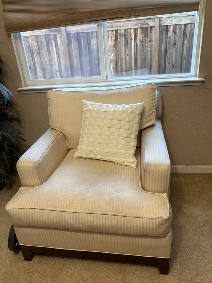 Sofá Ethan Allen creme com almofadas ótimo estado - Imagem 3 de 4