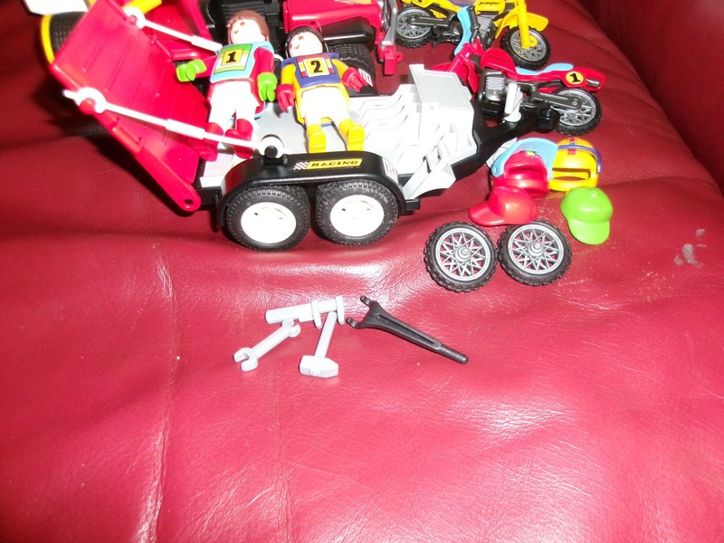 Playmobil Geobra Set 3754 Jeep Motorcycle Trailer 2 RIDERS Motocross Racing Set 