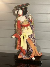 Bambola geisha giapponese vintage 24" di Nishi Dolls, fatta a mano in Giappone 