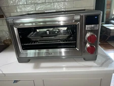 Wolf Gourmet Counter Top Oven.  In Excellent Condition, Very Little Use.
