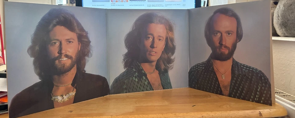 Bee Gees Greatest Double Vinyl LP 1979 RSDX 001 - Image 3 of 4