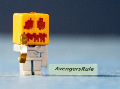 Mine Craft Collectible Mini Figures Dig In Series 4 Skeleton With Pumpkin Helm