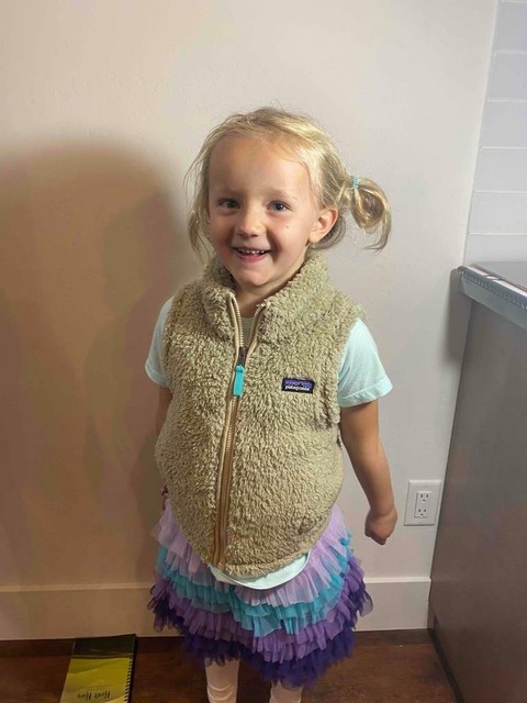 Patagonia Girls Los Gatos Vest Damaged 