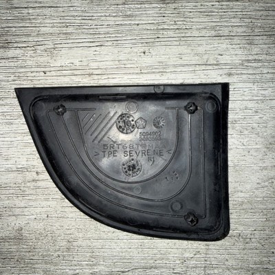 ガブリヨル 2017-2024 CHRYSLER PACIFICA FRONT RIGHT SIDE DOOR PULL HANDLE