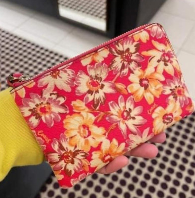 New Coach Corner Zip Wristlet With Vintage Daisy Script Print 3579