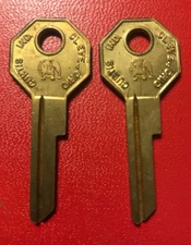 Key Blank  Vintage CURTIS       Y137  set of 2