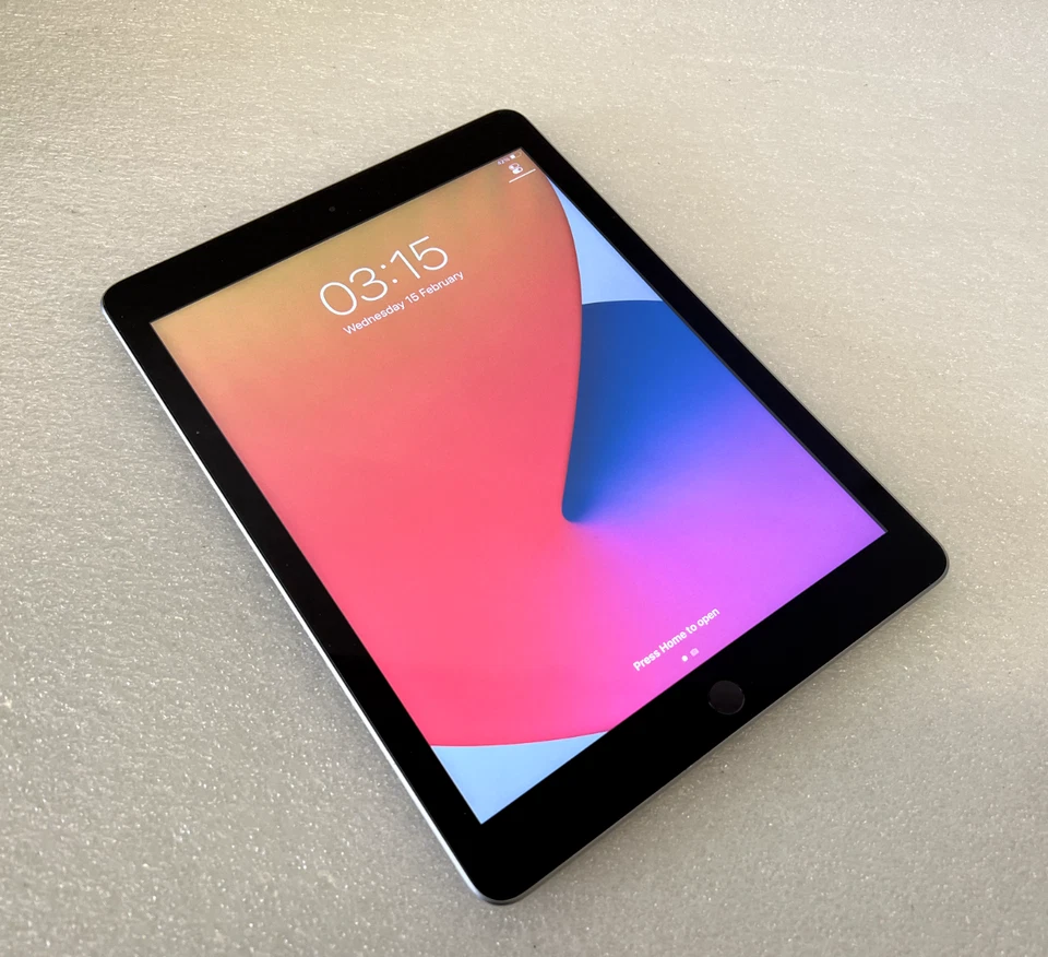 Apple iPad 5 A1822 5th Gen 128GB Wi-Fi Touch ID iOS Apple A9 Space Grey 9.7"GOOD - Image 4 of 4