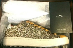 coach low top sneaker