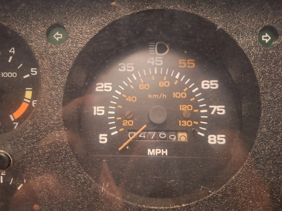 1980-81 Chevrolet Citation X11 Gauge Cluster With Tach Foto 4 de 4