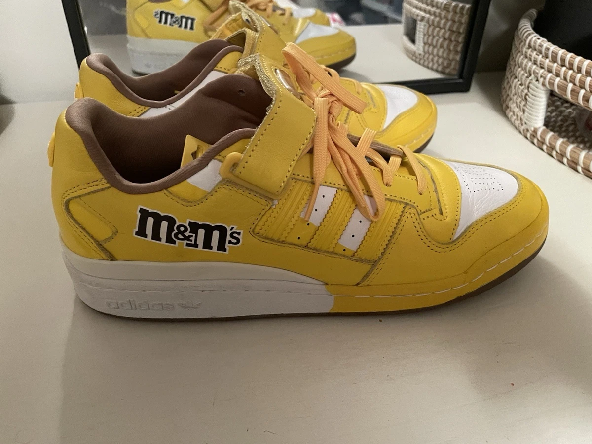 adidas FORUM 84 LOW M&M’S CREW 黄　28 ③ Las adidas Forum Low 84 de M&M's llegan en el color de tu