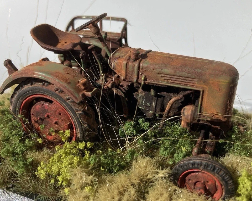 Weathered Barn Find 1958 Fendt F 24 Rusty Tractor Universal Hobbies 1/43 - Image 3 of 4