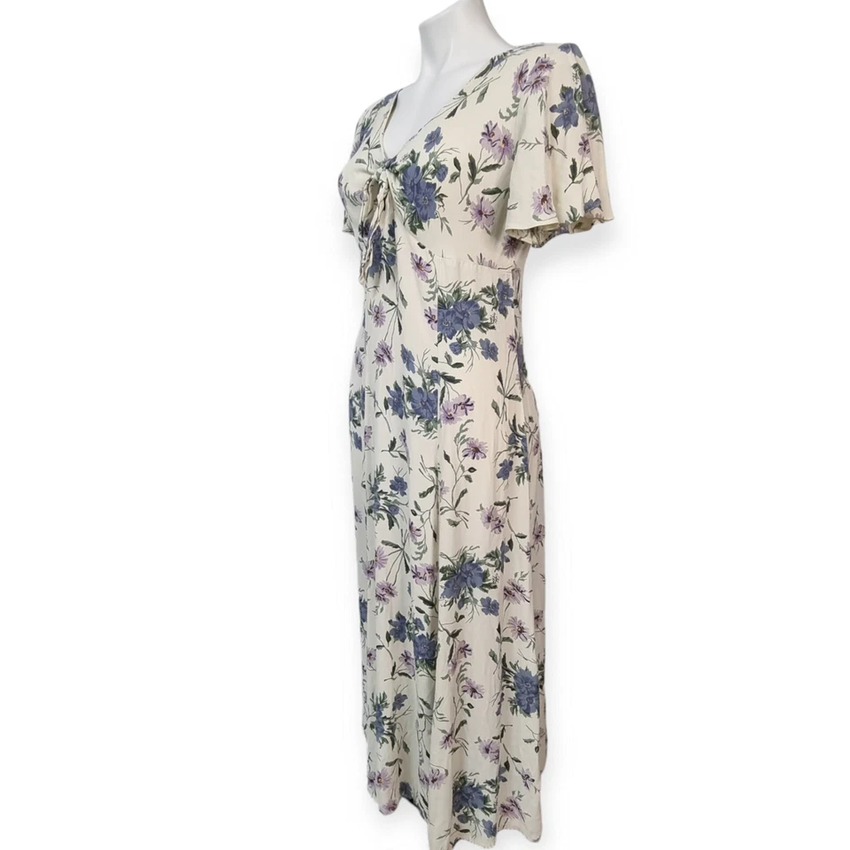 ¡Byer también de colección! Corbata midi cottagecore blanca floral pradera manga aleteada talla 11 Foto 2 de 4