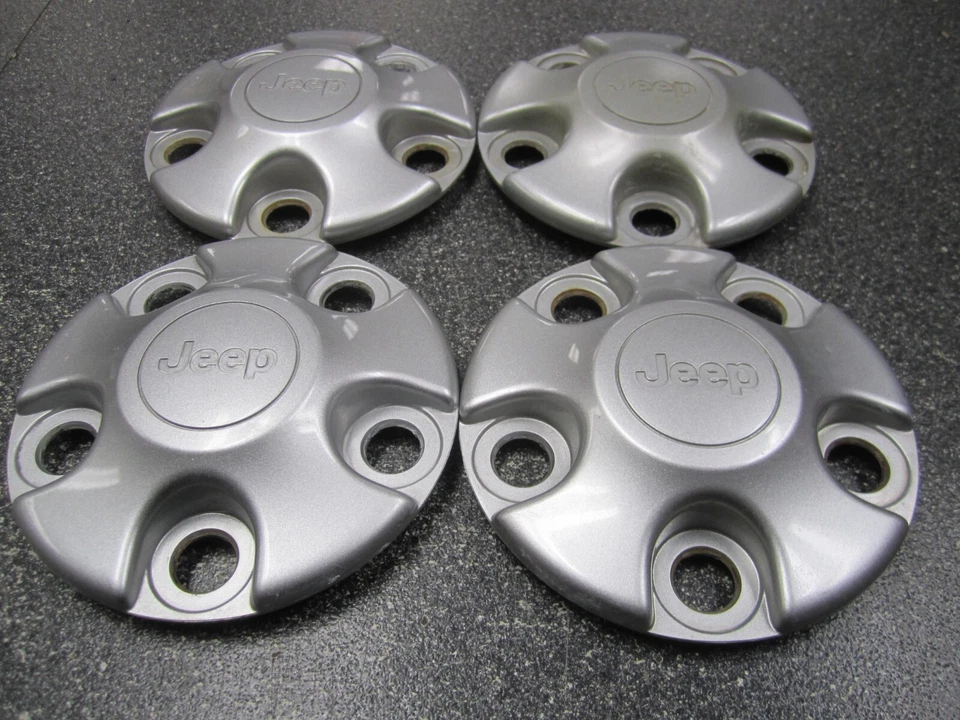 Tapacubos centrales Jeep Wrangler 2007-2016 16" OEM 1AH90TRMAD 56738A 9072 - Juego/4* Foto 2 de 4