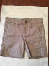 NWT-Toddler Boys Class/Club Midern Fit Khaki Shorts-Size 2