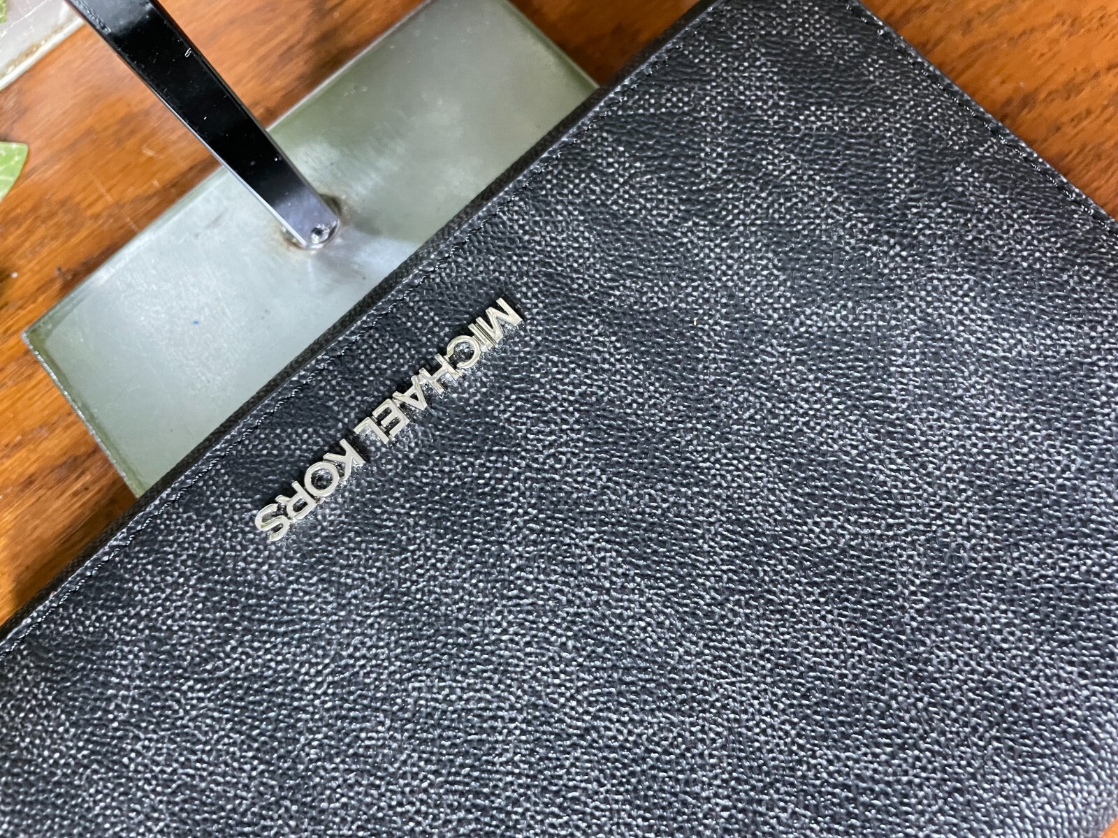 MICHAEL KORS JET SET MULTIFUNCTION CROSSBODY CLUT… - image 8