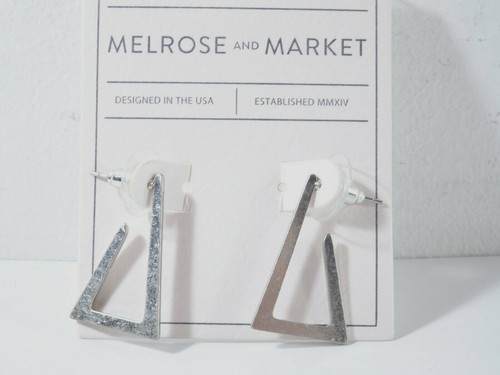 Pendientes triangulares Nordstrom Melrose and Market recortados planos plata antigua nuevos con etiquetas 45 - Imagen 5 de 8