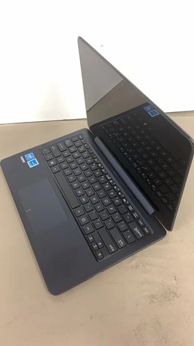 ASUS Transformer 11.6" 2-in-1 Touchscreen Laptop NO RAM NO SSD SELL FOR PARTS - Picture 3 of 5