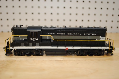 Locomotora diésel Bachmann 62415 NYC New York Central #5676 GP-7 HO | Condition: Used