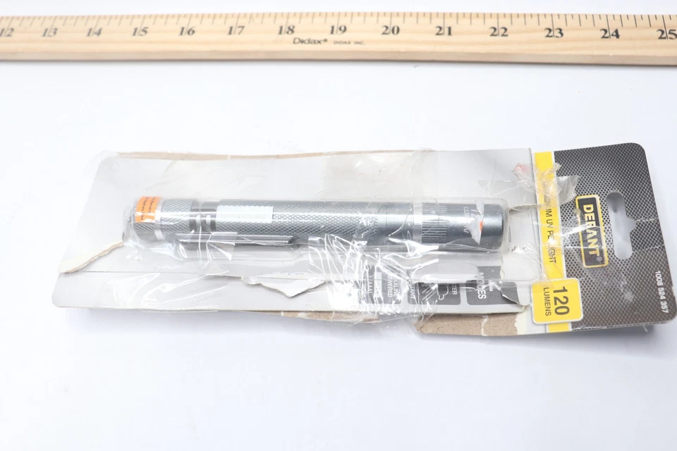 Defiant Pen Light with UV Function 120 Lumens Aluminum Black 1008 524 357 - Image 3 of 4