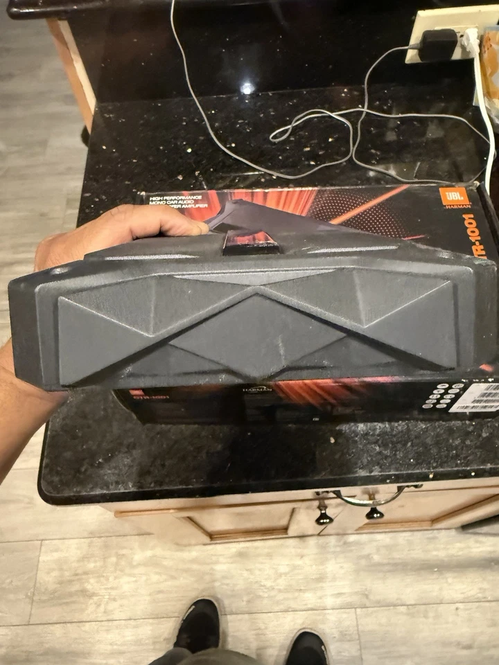 Автомобильный моноусилитель сабвуфера JBL GTR - 1001 W - Изображение 3 из 4