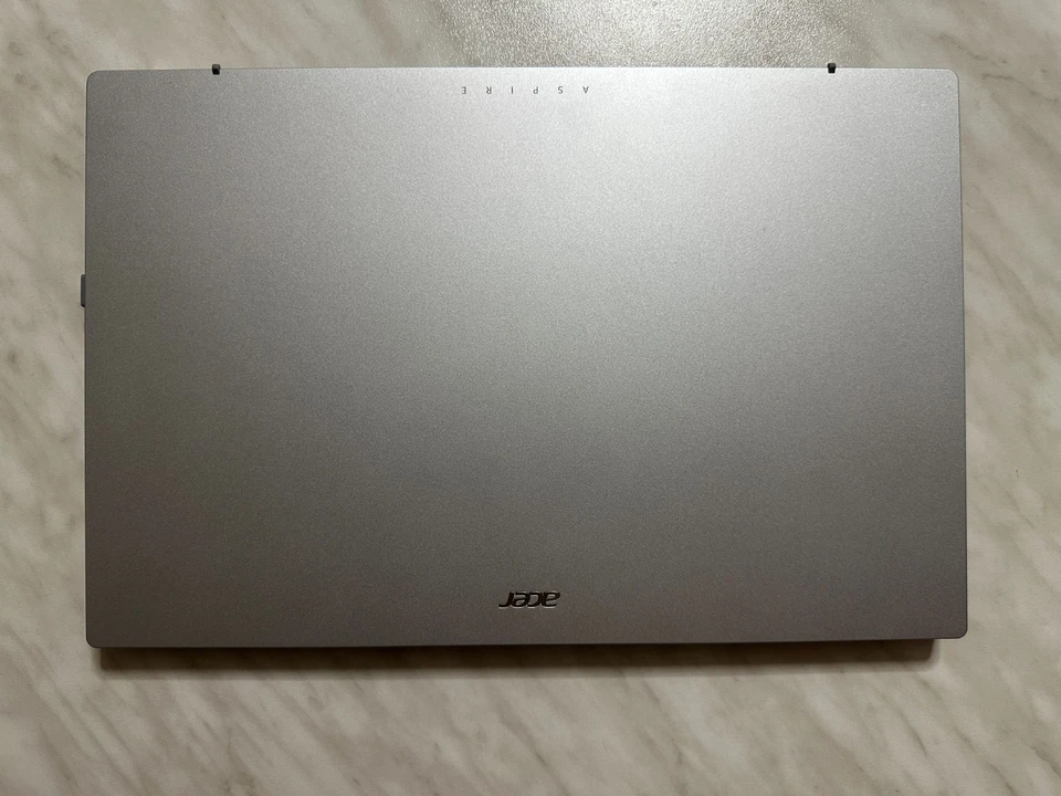 Acer Aspire A315-510P - 2023 (Intel Core i3-N305 - 3,80 GHz, Intel UHD Graphics) - Immagine 2 di 4