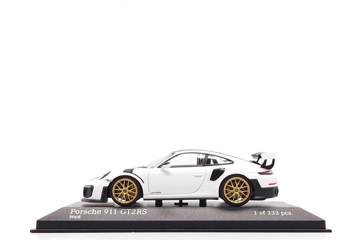 Minichamps 1:43 Porsche 911 GT2 RS (991.2) in White / Gold Wheels