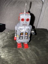 Vintage Style Space Robot Tin Wind Up Toy MS403 Clockwork