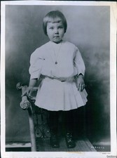 Annsothern As Young Girl Standing In Wicker Chair Actor 8X10 Vintage Photo