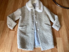 Schicke Mantel mit Kunstpelz  Krage Sehr Leicht und Schick Große S