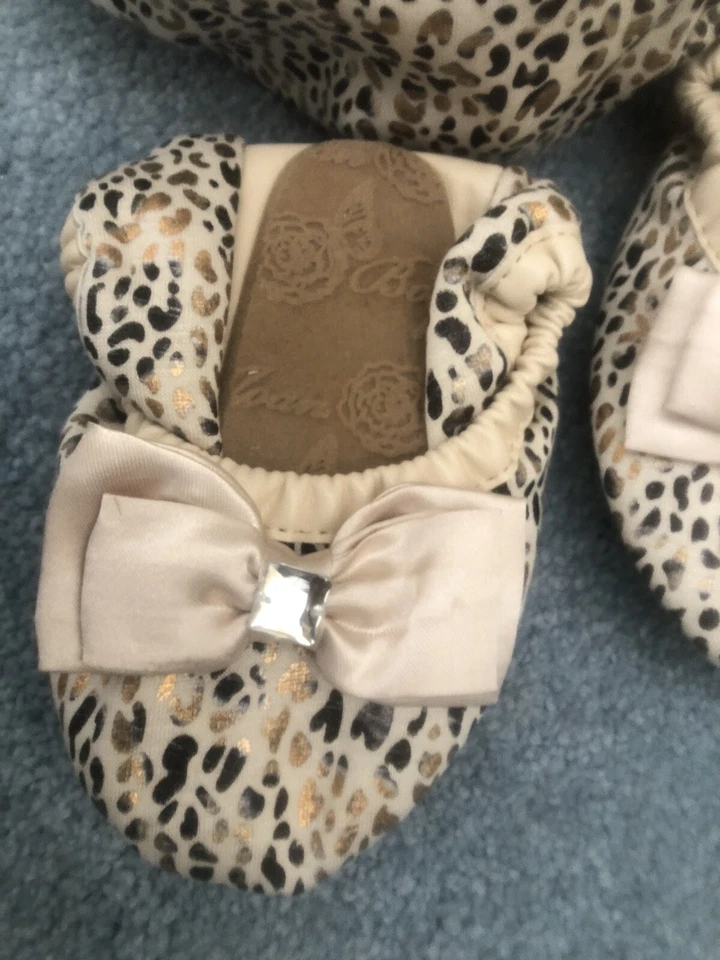 Sapatilhas de balé Joan Boyce prata ouro preto multi cristal fivela dobrável viagem 8M novas com etiquetas - Imagem 2 de 4